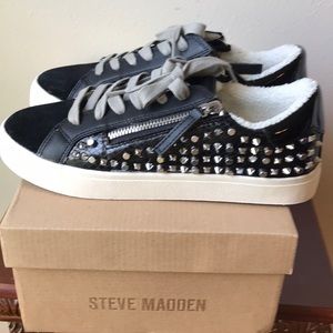 Steve Madden Parka-M Studded Sneaker
